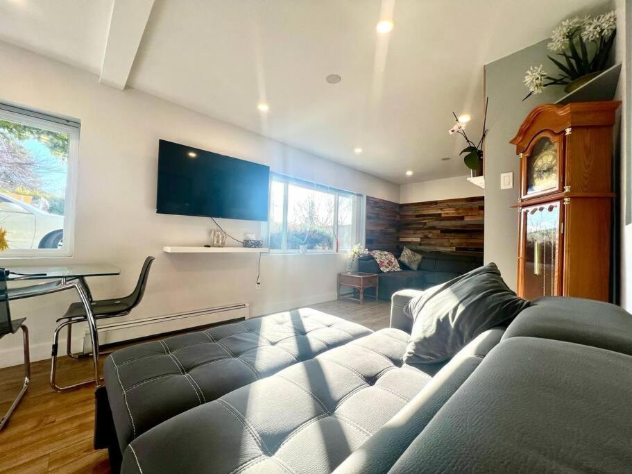 Westview Vacation Rental - Two Br House นอร์ทแวนคูเวอร์ ภายนอก รูปภาพ